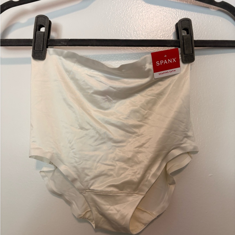 SPANX Shaping Satin Light Control Briefs in Soft White Small (NEW WITH TAGS)